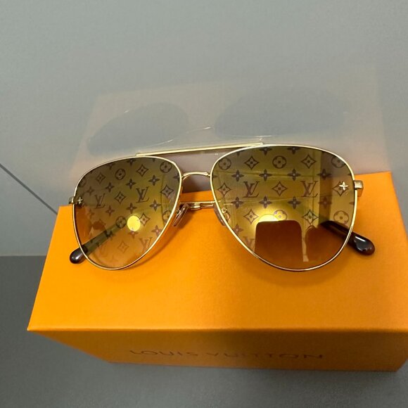 Louis Vuitton Women’s sunglasses